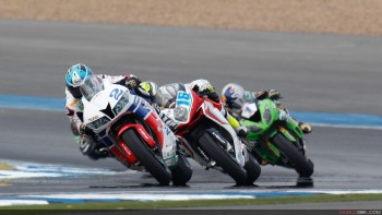 WorldSBK 2016, Buriram, Supersport. Photo : worldsbk.com Après un épisode difficile en Australie, la lutte reprend entre les trois prétendants au titre l'an passé. Et ça barde !