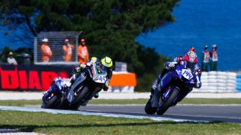 Arrivée au coude à coude pour Roberto Rolfo (44) et Lucas Mahias (144) ! C'est l'Italien qui s'impose avec un écart ridicule de 0,001 s. !